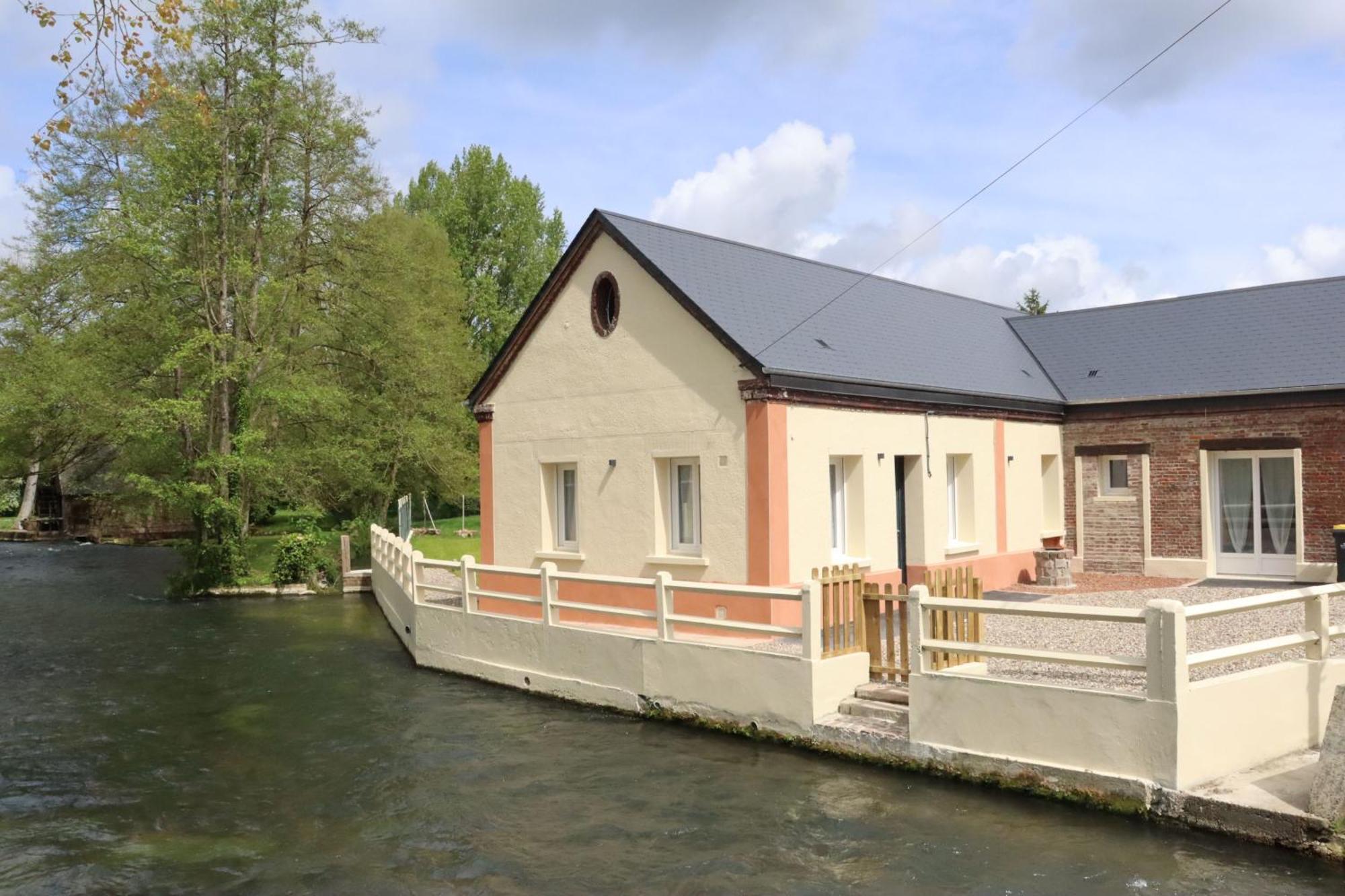 Au Clair Matin Sur L'Yeres Villa Sept-Meules Eksteriør billede